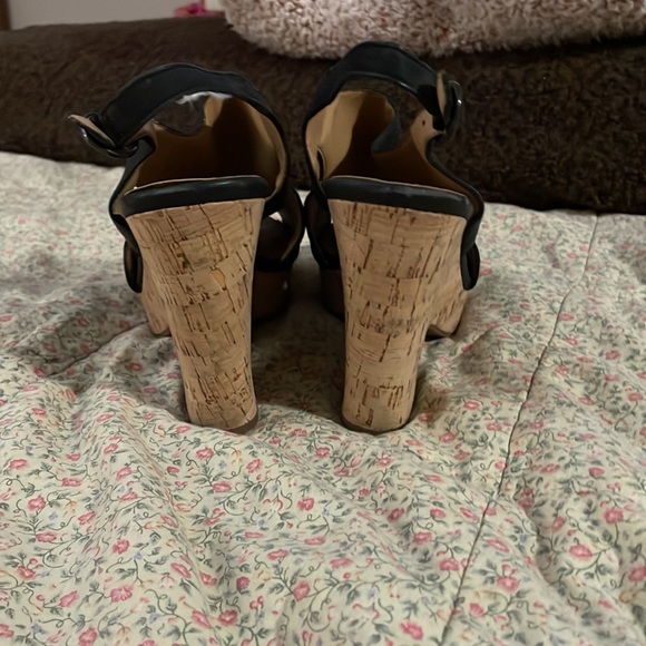 Shoe 👠 - Picture 4 of 7